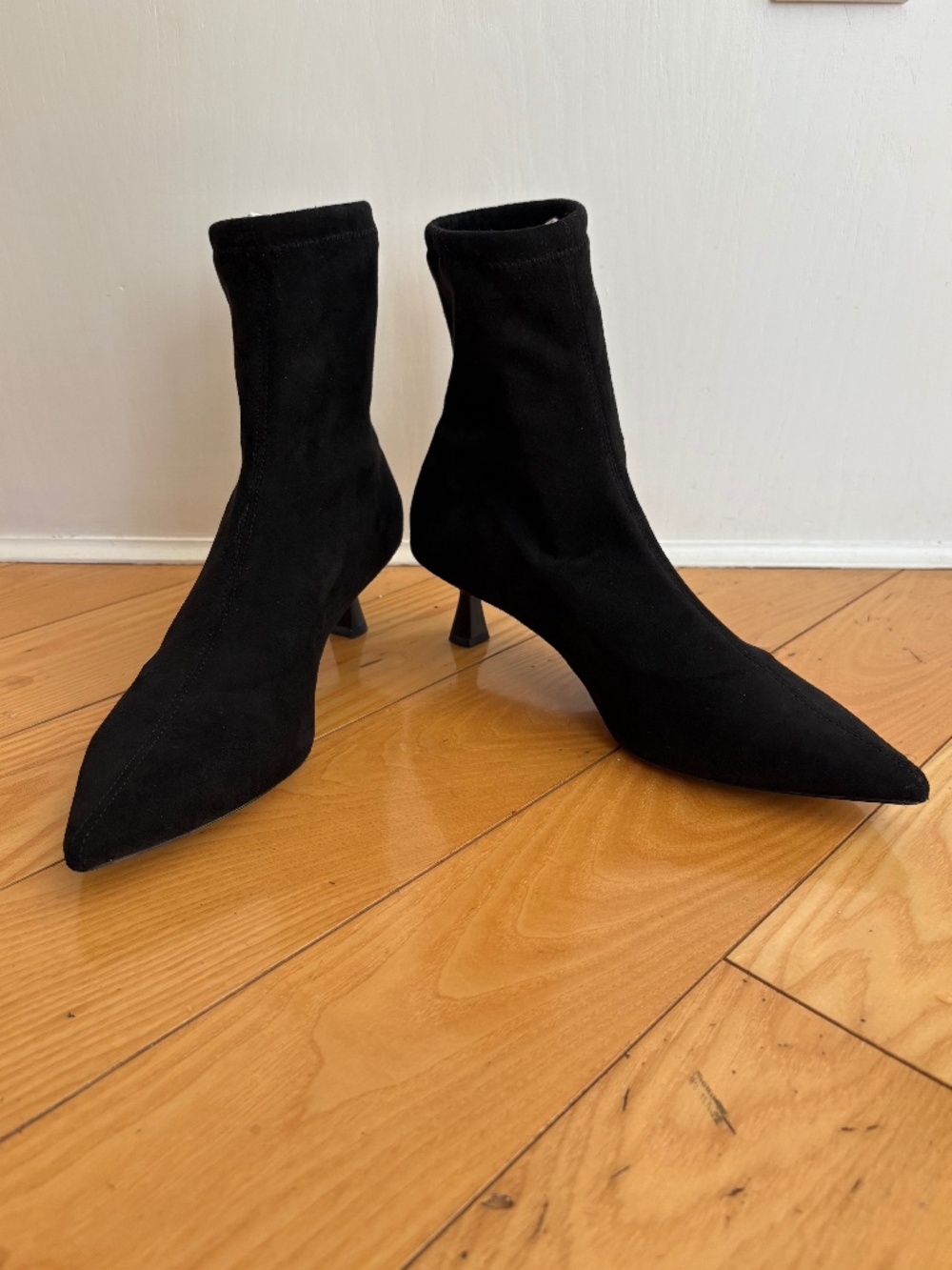 H&M Black Faux Suede Stretch Pointed Toe Kitten Heel Sock Ankle Booties Sz